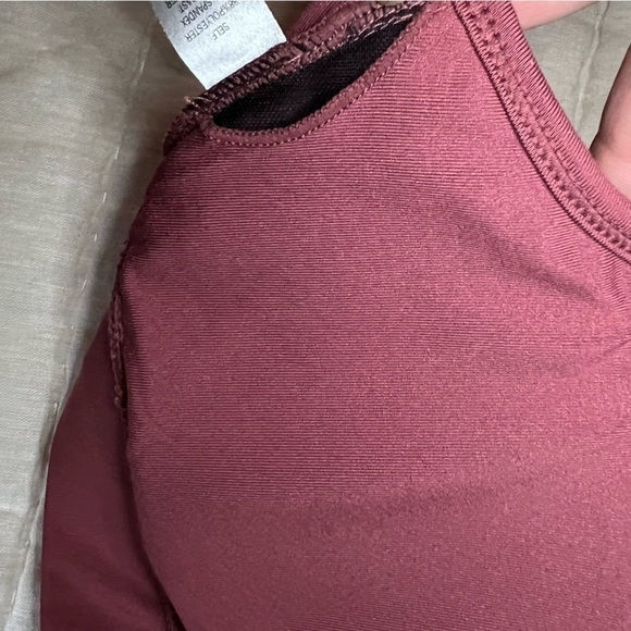 Jessica Simpson The Warmup Cut Out Scoop Neck Sports Bra Size Medium - Picture 10 of 14